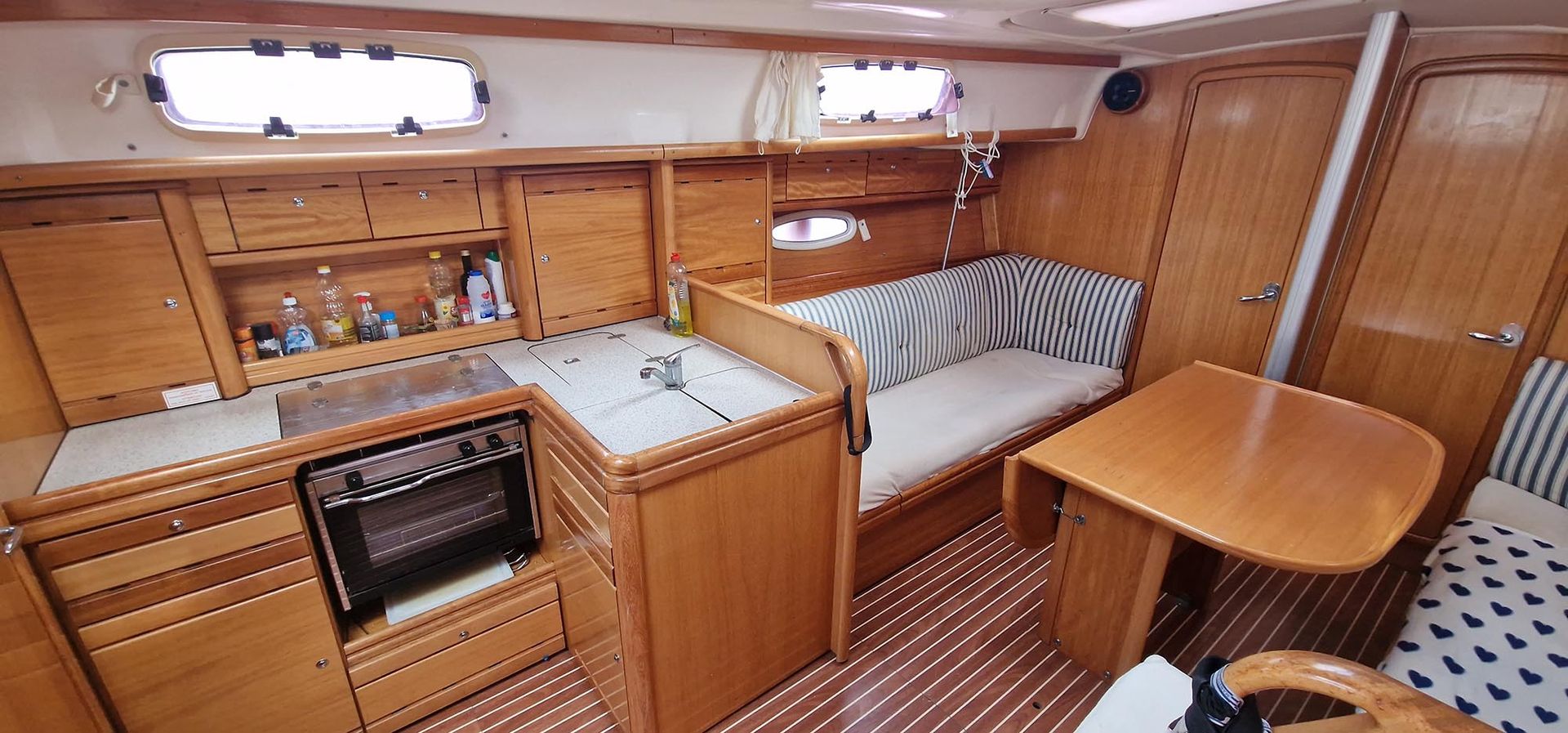 Bavaria cruiser 37 #12