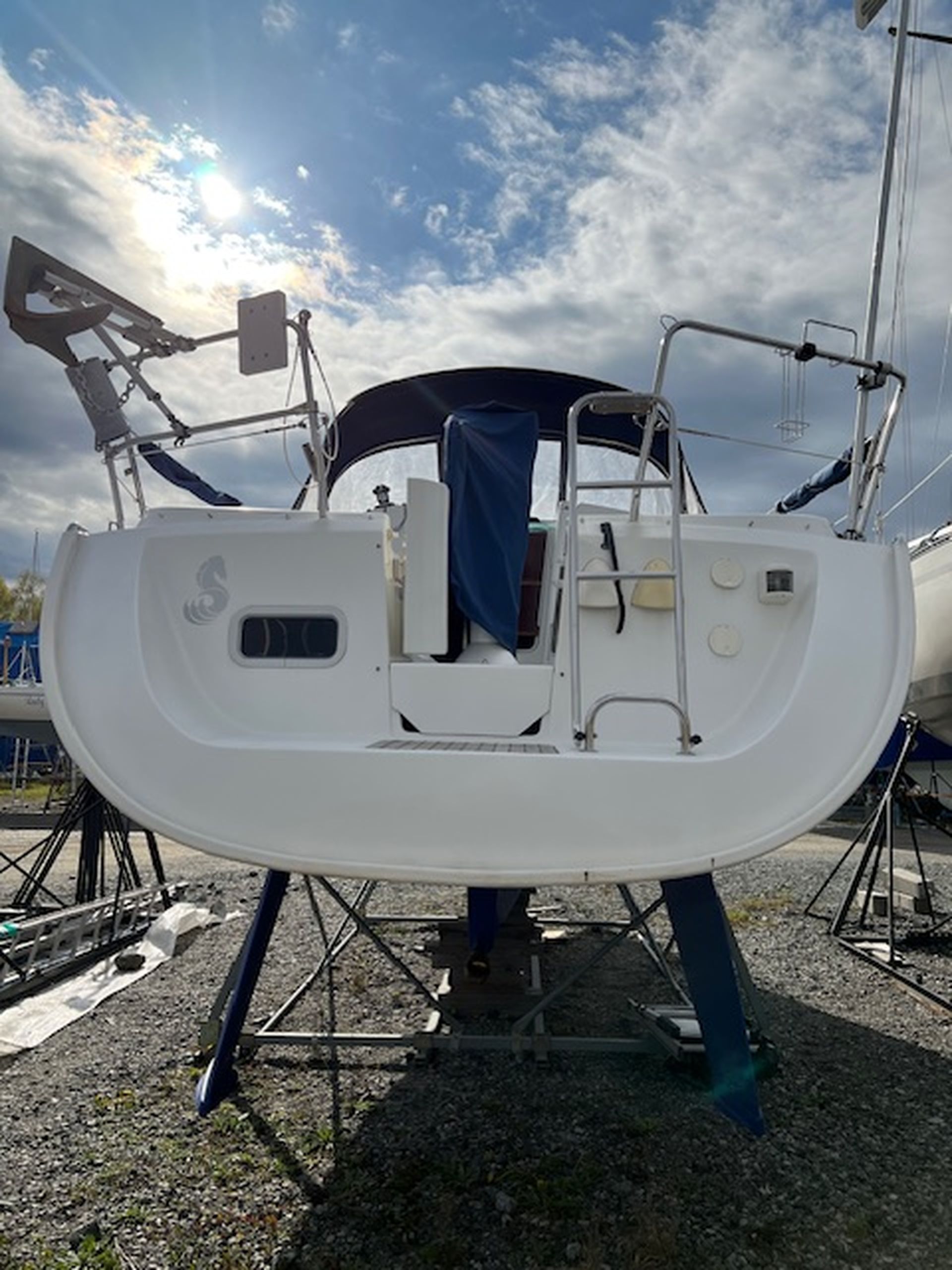 Beneteau Oceanis 323 Clipper #9
