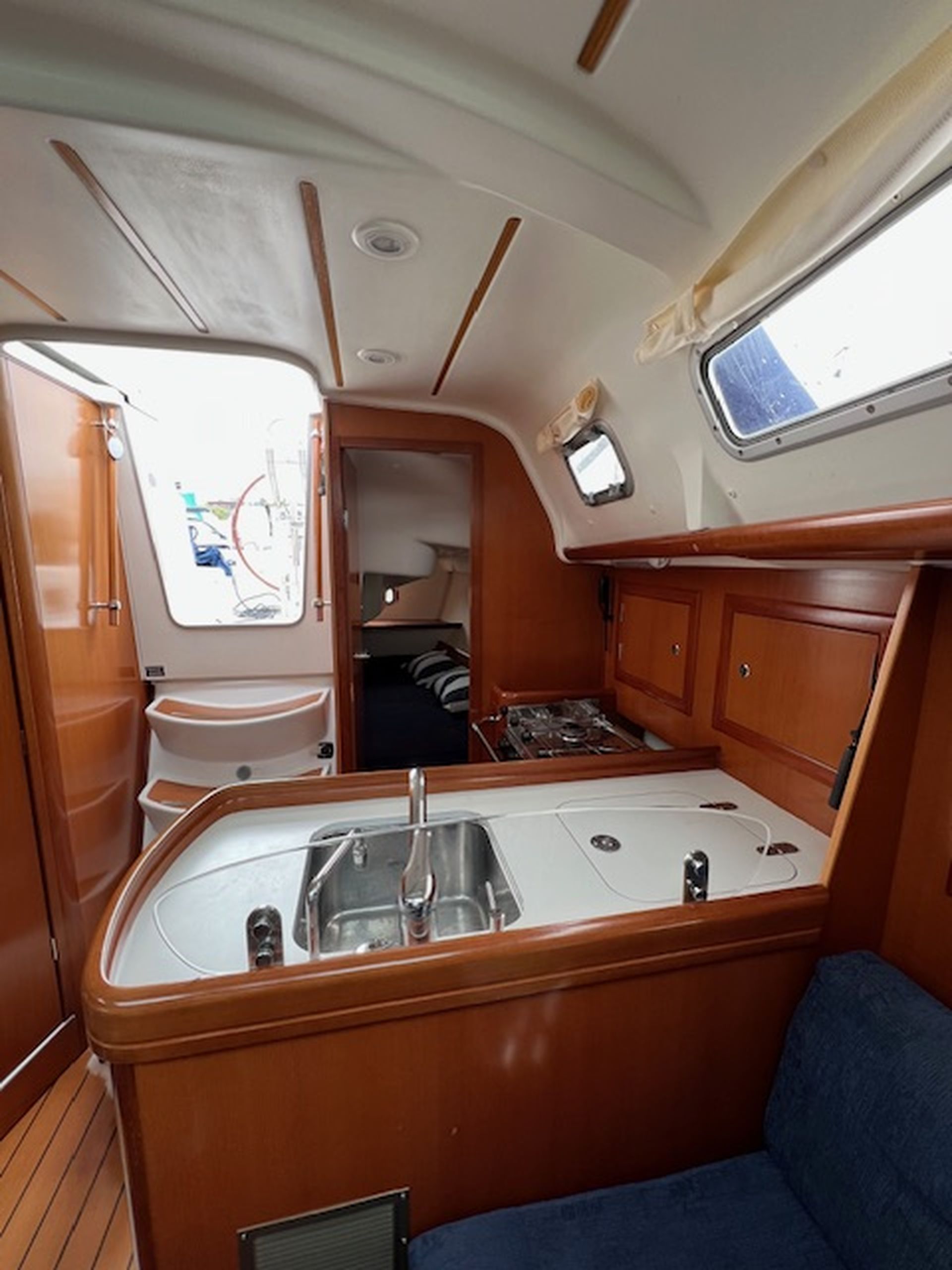 Beneteau Oceanis 323 Clipper #19