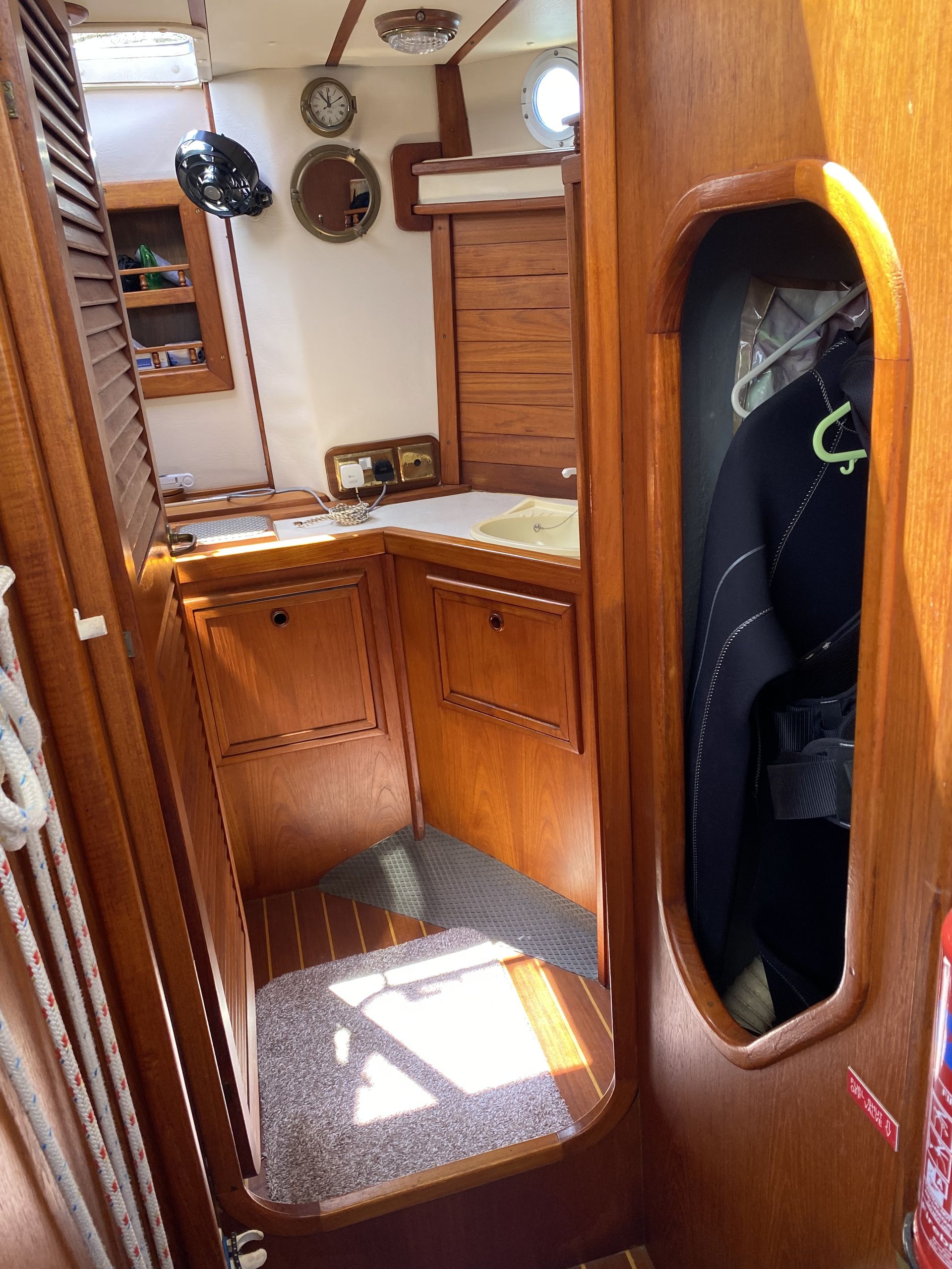 Colvic Watson 32, 1994, Excellent Condition | Lagos Marina Berth | Ideal Liveaboard EU VAT Paid status #19