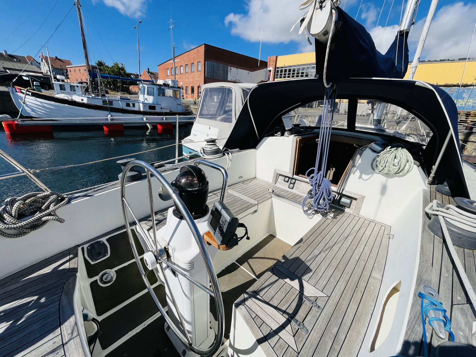 Contessa 35 #23
