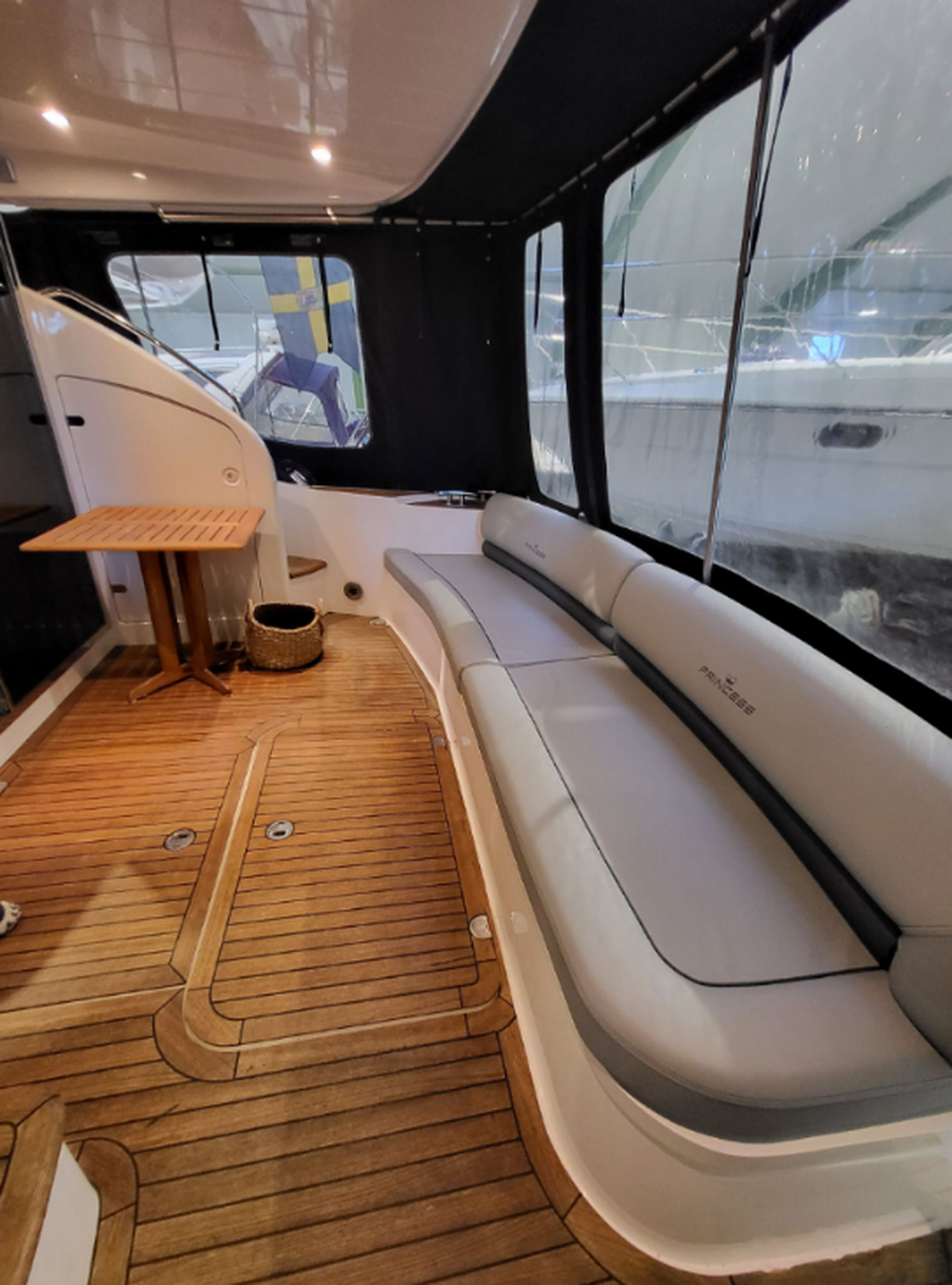 Princess 42 Flybridge #16
