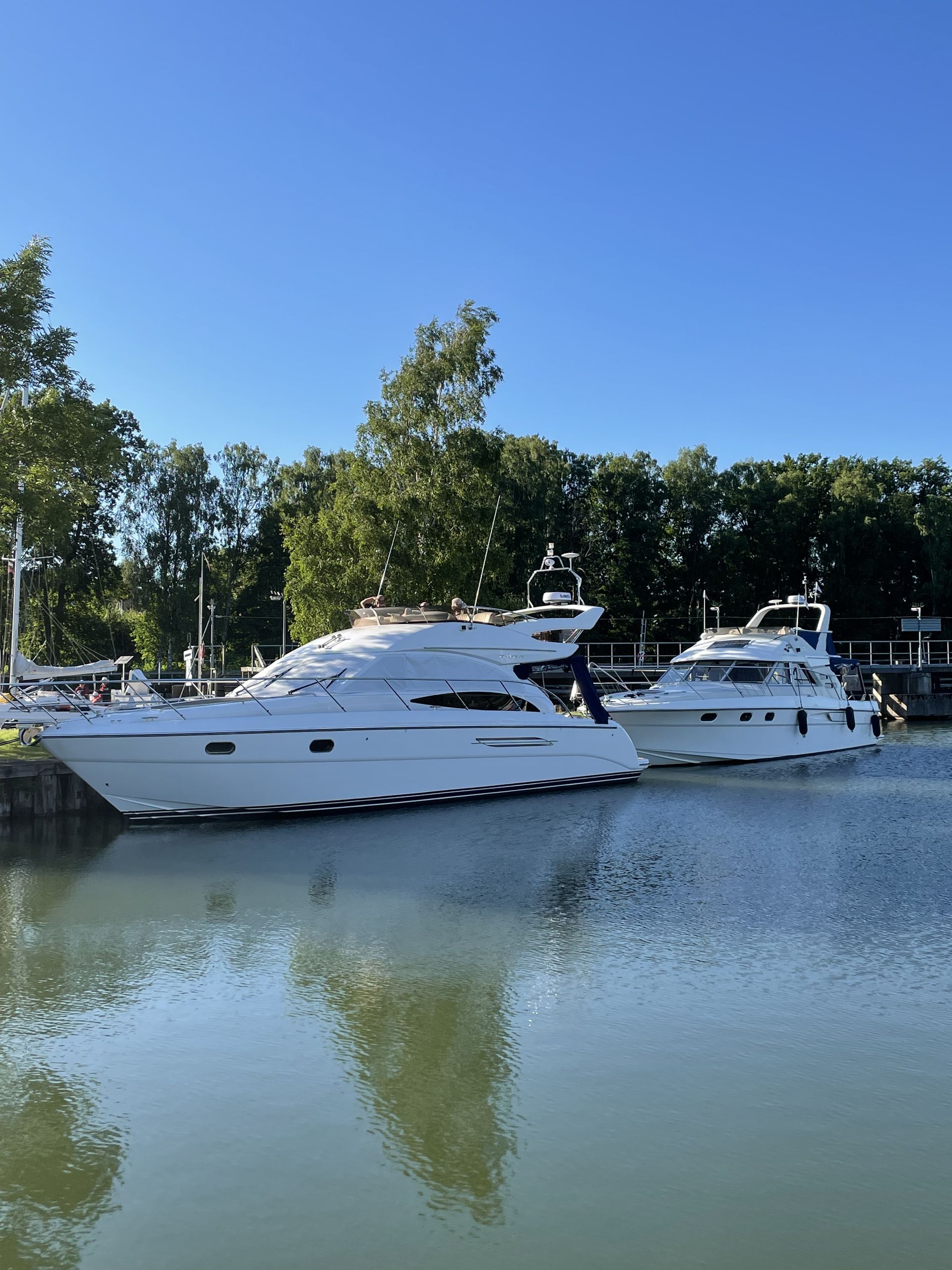 Princess 42 Flybridge #3