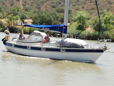 Hallberg Rassy 352 - 1984 in good condition, Portugal image