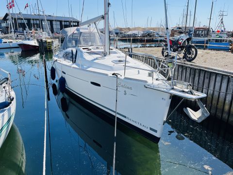 Beneteau Oceanis 40 - 3 Cab image